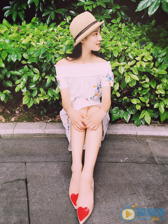  如果蝸牛有愛情葉梓夕是誰演的？葉梓夕扮演者趙圓瑗個人資料及寫真生活照欣賞