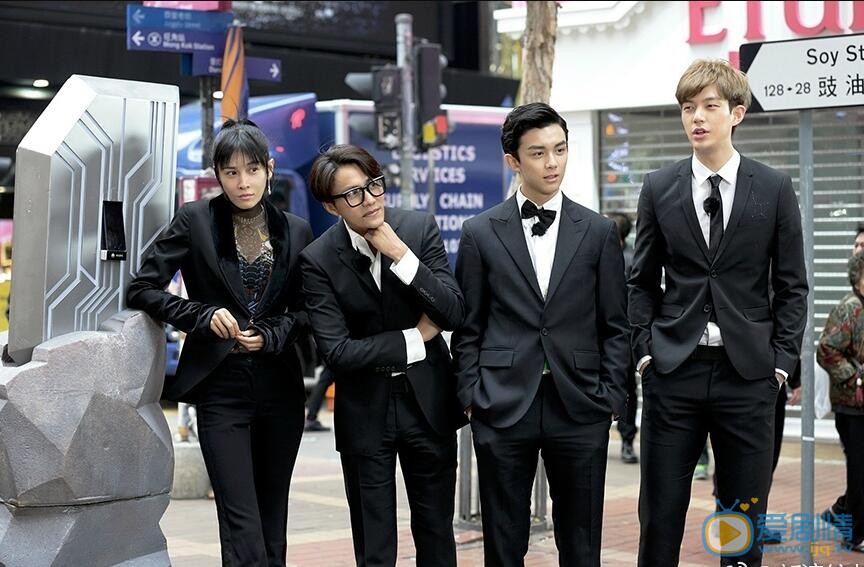 二十四小時韓庚魷魚乾甚是滿意，張藍心表示絕望欲哭無淚！