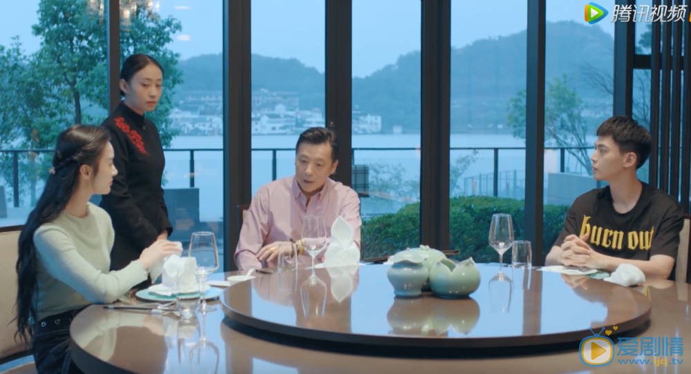 致我們暖暖的小時光陸簡詩是個什麼樣的人？她喜歡傅沛嗎？