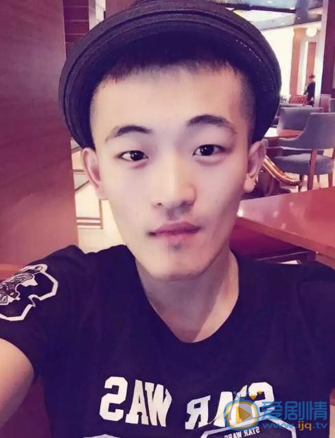 生於70年代王小兵是誰演的？王小兵扮演者姜寒個人資料、寫真及生活照欣賞