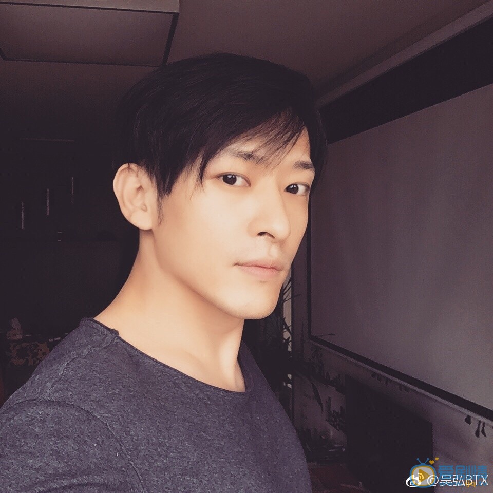 特勤精英曹猛扮演者吳弘照片