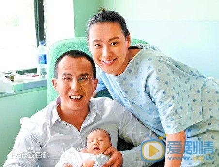 梁洛施個人資料簡介 梁洛施和舊愛李澤楷合照