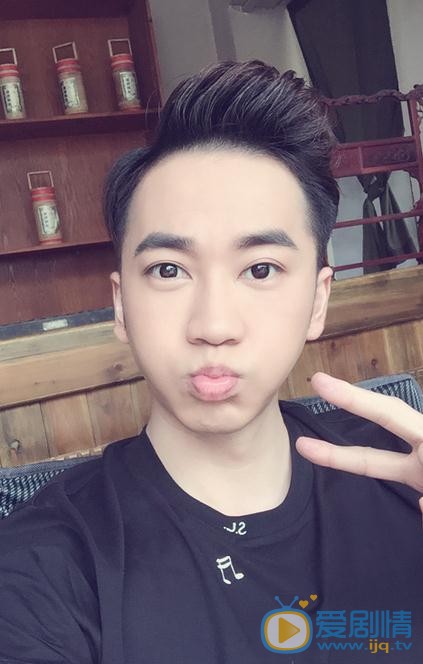 醉玲瓏蕭續是誰演的？醉玲瓏蕭續扮演者毛方圓個人資料介紹、寫真及生活照欣賞