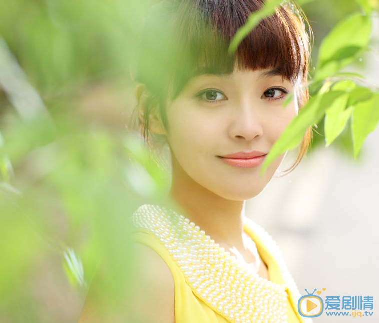 雞毛飛上天邱岩是誰演的？邱岩扮演者張佳寧個人資料及生活寫真照欣賞