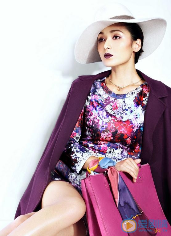 騾子和金子花姑是誰扮演的?花姑扮演者黃曼個人資料、寫真及生活照欣賞