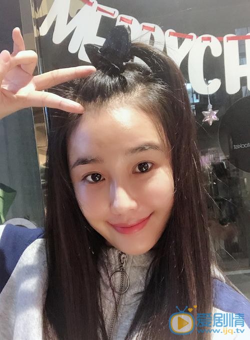 小女花不棄柳青妍是誰演的？柳青妍扮演者黃心娣個人資料、寫真及生活照欣賞