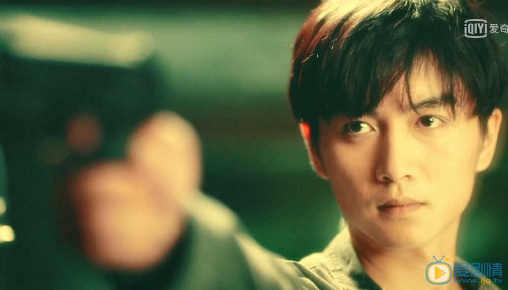 一場遇見愛情的旅行胡志輝懷疑金小天身份 金小天忍痛向老馮開槍