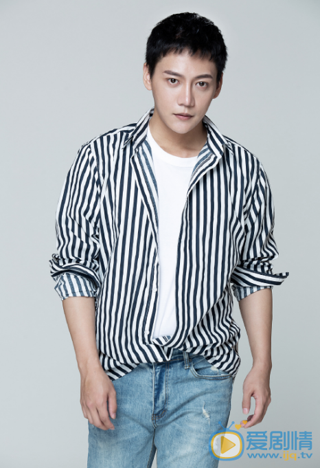 張亞奇個人資料簡介 張亞奇早年資料背景 張亞奇帥氣寫真