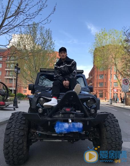 一千零一夜呂大衛是誰演的?呂大衛扮演者張峻鳴個人資料、寫真及生活照欣賞