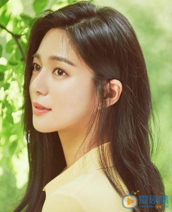 皇后的品格閔宥拉是誰演的？皇后的品格閔宥拉扮演者李伊利雅個人資料、寫真及生活照欣賞