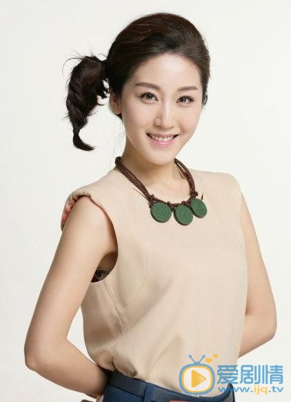 繭鎮奇緣三太太菊仙是誰演的？繭鎮奇緣三太太菊仙扮演者周美毅個人資料、寫真及生活照欣賞