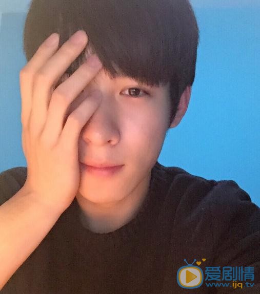 《擊劍小子冷子峰》邵康是誰扮演的？邵康扮演者吳昊澤個人資料、寫真及生活照欣賞