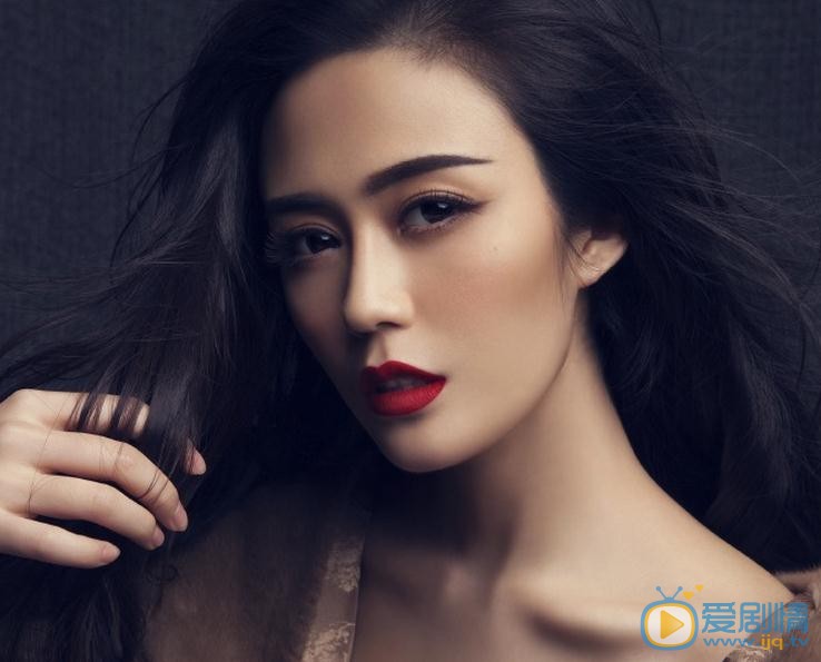 醉玲瓏武娉婷是誰演的？醉玲瓏武娉婷扮演者湯晶媚個人資料、寫真及生活照欣賞