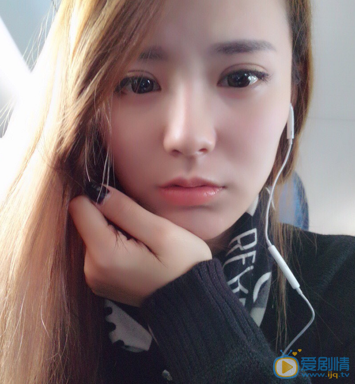  繁星四月閔四月是誰演的？閔四月扮演者左航個人資料及寫真生活照欣賞