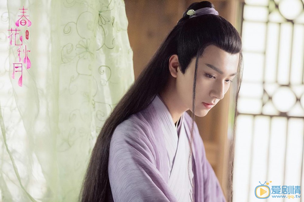 天雷一部之春花秋月上官秋月為什麼要利用春花？