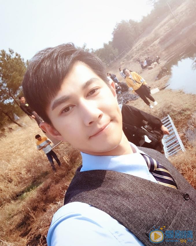 橙紅年代韓進是誰演的？韓進扮演者何明翰個人資料、寫真及生活照欣賞