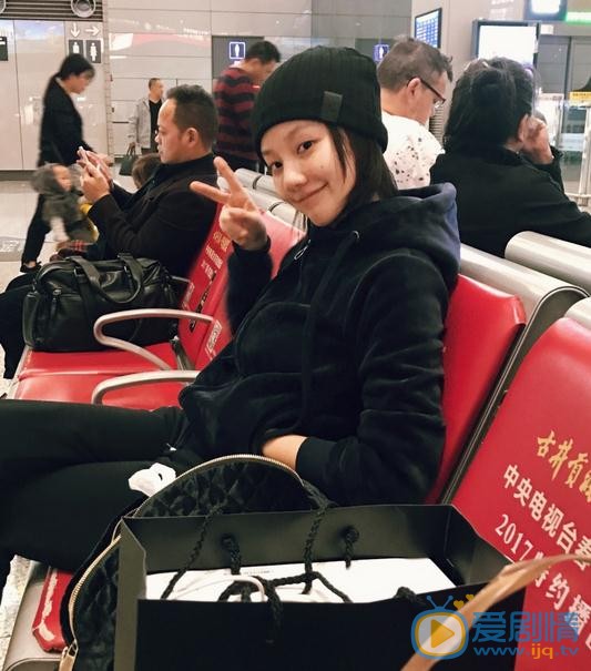 一路繁花相送少年辛辰是誰扮演的？少年辛辰扮演者王鶴潤個人資料、寫真及生活照欣賞