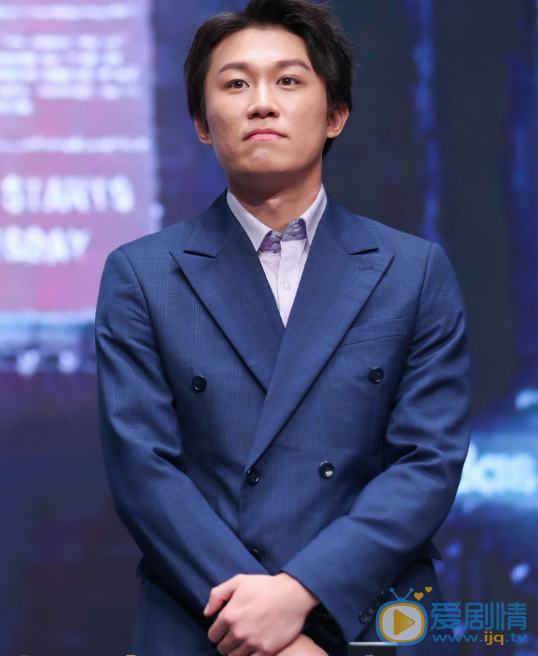 孫岩個人資料簡介 孫岩演藝經歷 孫岩寫真圖片