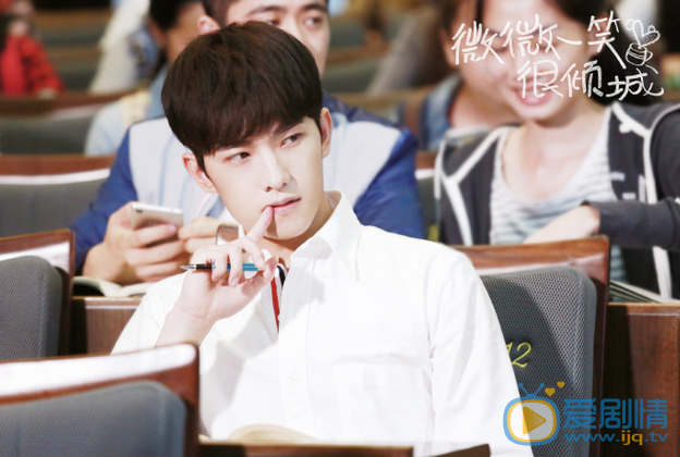 微微一笑很傾城楊洋肖奈白襯衫大盤點  楊洋肖奈服裝品牌介紹