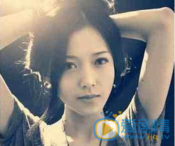 王思聰陪美女逛街吃飯，國民老公曆任女友大盤點