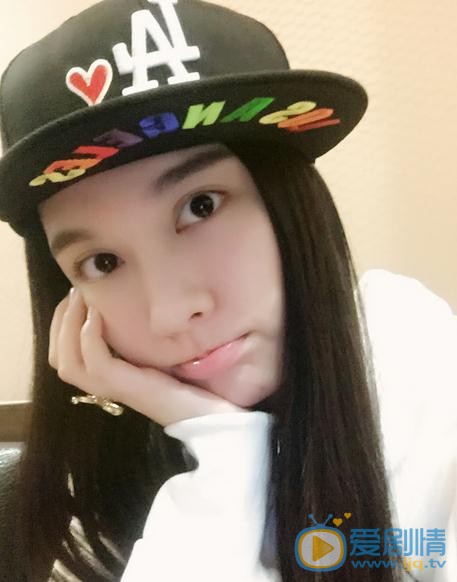 美人為餡辛佳是誰扮演的？辛佳扮演者孫驍驍個人資料、寫真及生活照欣賞