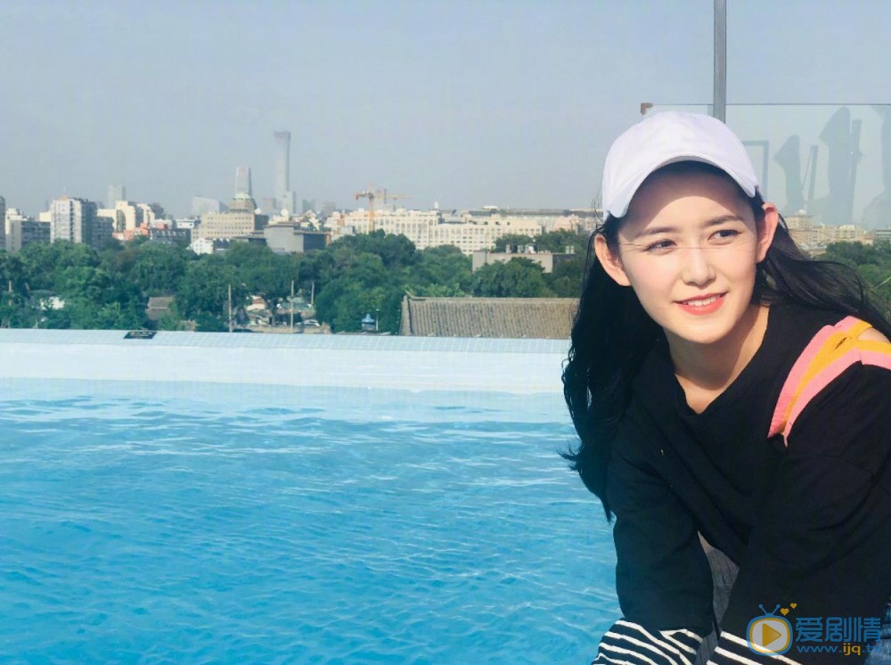 天坑鷹獵小紅果是誰演的？小紅果扮演者蔣依依個人資料、寫真及生活照欣賞