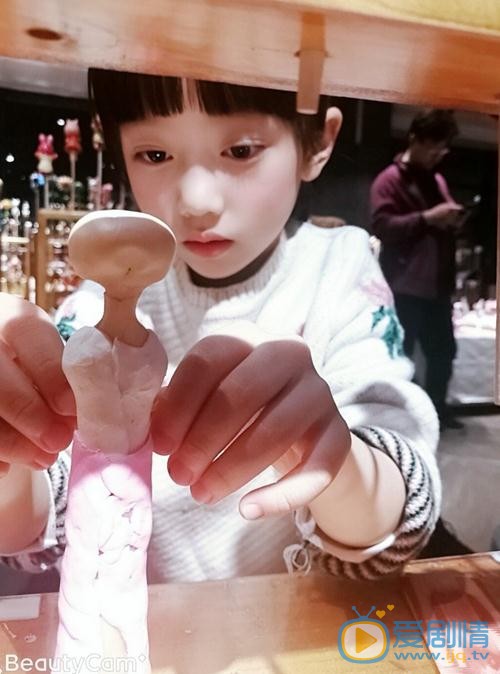 天衣無縫妞妞是誰扮演的？妞妞扮演者孫添垚個人資料、寫真及生活照欣賞