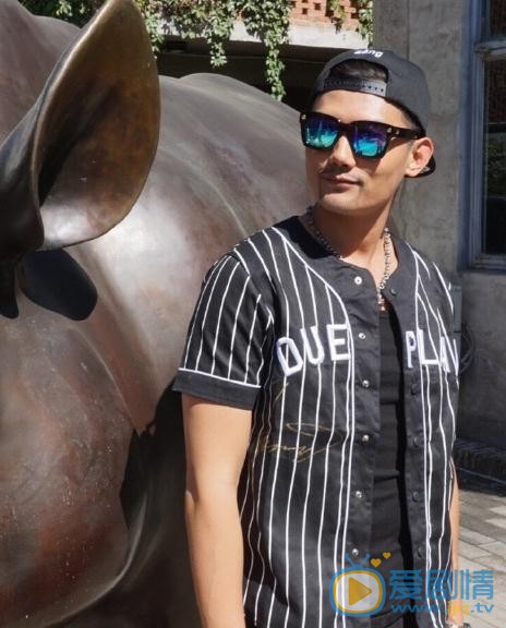 一路繁花相送戴維凡是誰演的？戴維凡扮演者李浩軒個人資料、寫真及生活照欣賞