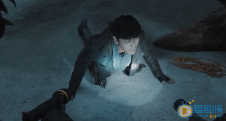 沙海黑飛子是什麼東西？吳邪變成黑飛子了嗎？吳邪中毒是裝的還是真的？ 