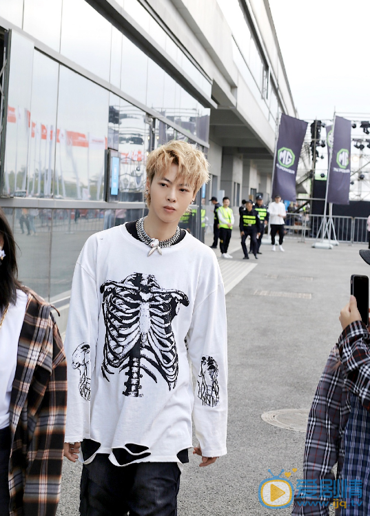 養雞個人資料簡介  養雞演藝經歷 養雞寫真圖片