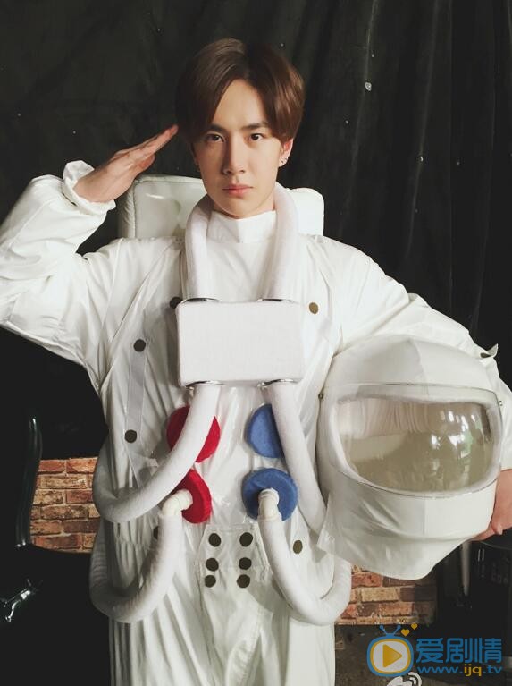  人間至味是清歡翟至味是誰演的？翟至味扮演者王一博個人資料及寫真生活照欣賞