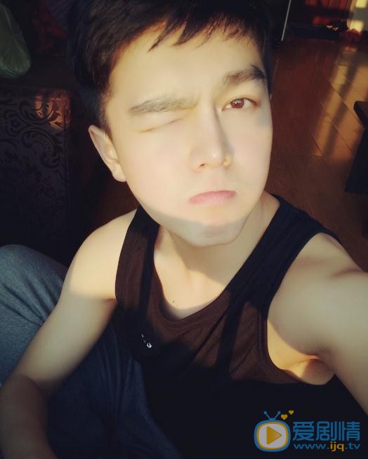 雙世寵妃墨靖軒是誰演的?雙世寵妃墨靖軒扮演者王浩歌個人資料、寫真及生活照欣賞