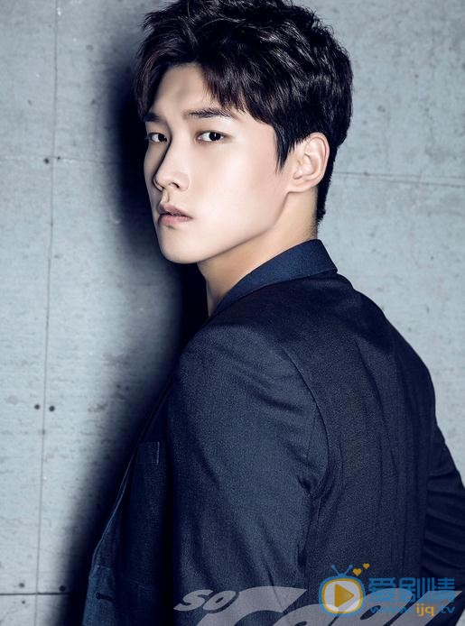 雙世寵妃墨連城是誰扮演的？雙世寵妃墨連城扮演者邢昭林個人資料、寫真及生活照欣賞