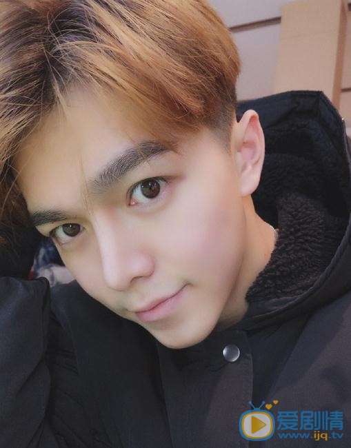 雙世寵妃墨靖軒是誰演的？雙世寵妃墨靖軒扮演者王浩歌個人資料、寫真及生活照欣賞