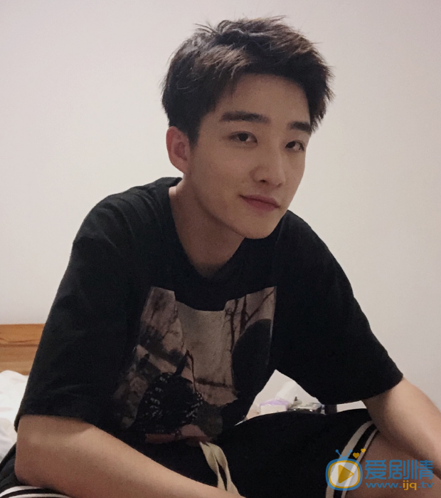 閃藍橋個人資料簡介 閃藍橋演藝經歷 閃藍橋帥氣圖片