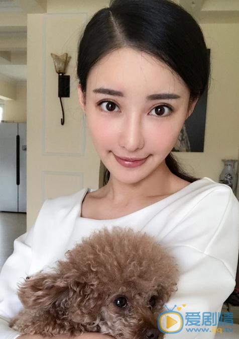 你和我的傾城時光厲靳媛是誰演的?厲靳媛扮演者劉凡菲個人資料、寫真及生活照欣賞