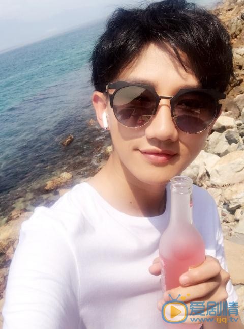 凡人的品格展昭是誰演的？凡人的品格展昭扮演者梁振倫個人資料、寫真及生活照欣賞