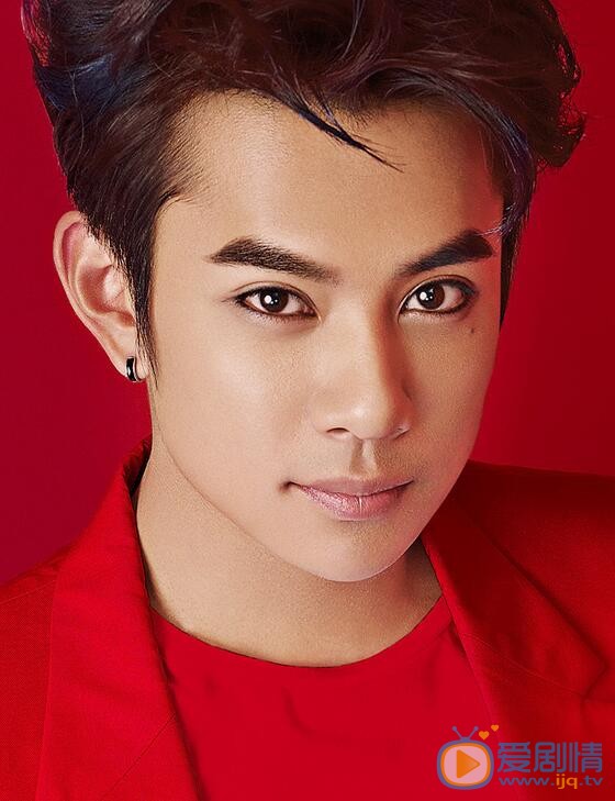 馮建宇首張迷你專輯《紅》 馮建宇個人資料