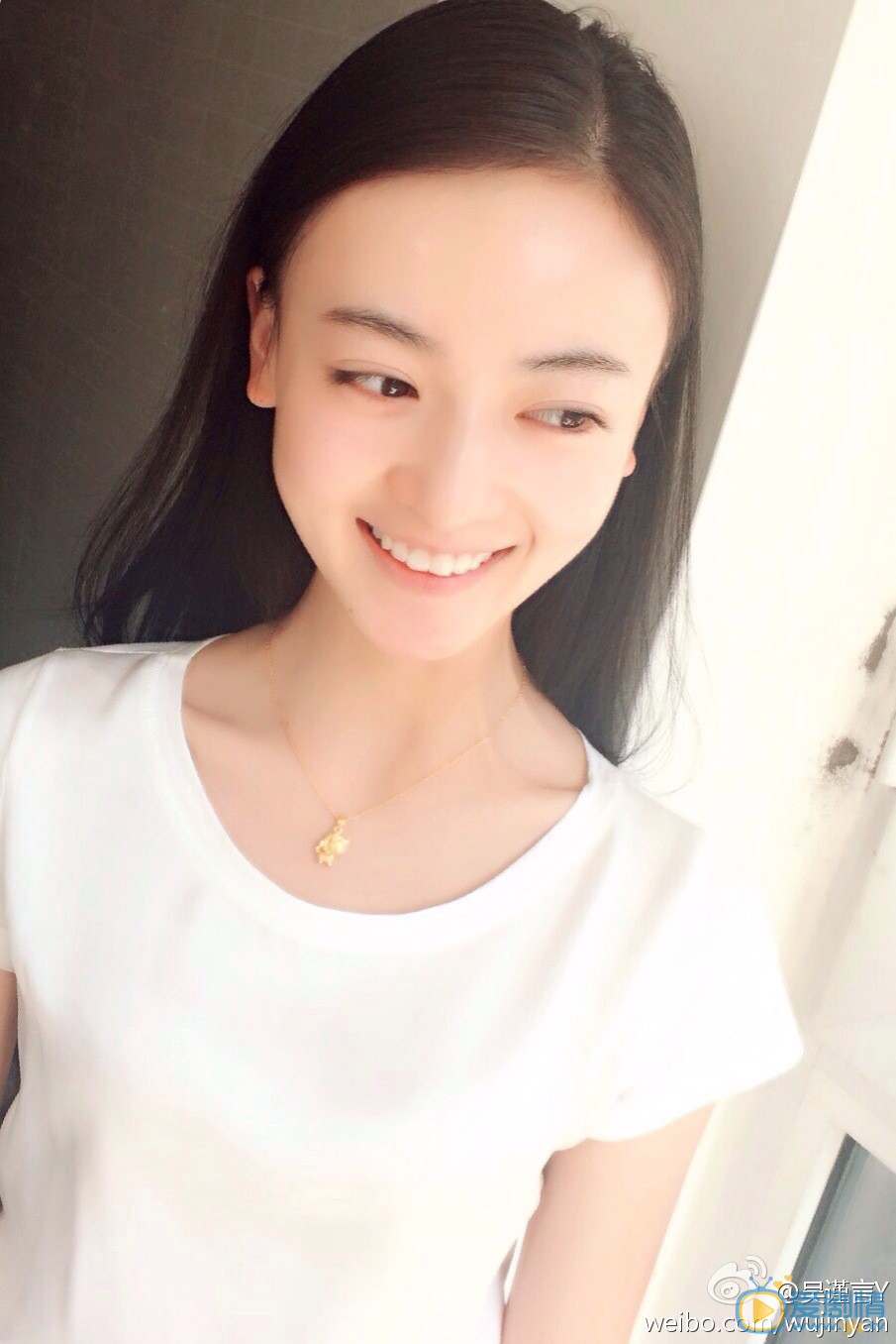 守護麗人朱琦琦扮演者吳謹言寫真生活照欣賞