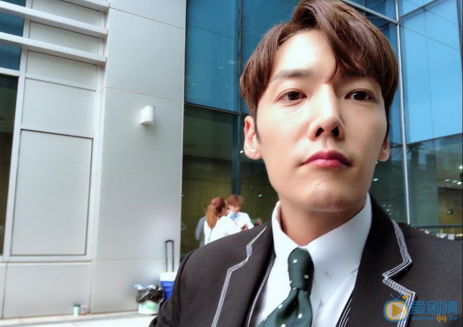 皇后的品格羅王植是誰演的？皇后的品格羅王植扮演者崔振赫個人資料、寫真及生活照欣賞