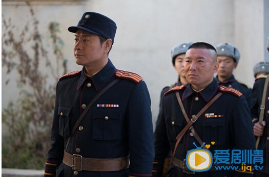 左手劈刀龍飛最後有沒有加入韓德功?龍飛是因為什麼加入韓德功的?