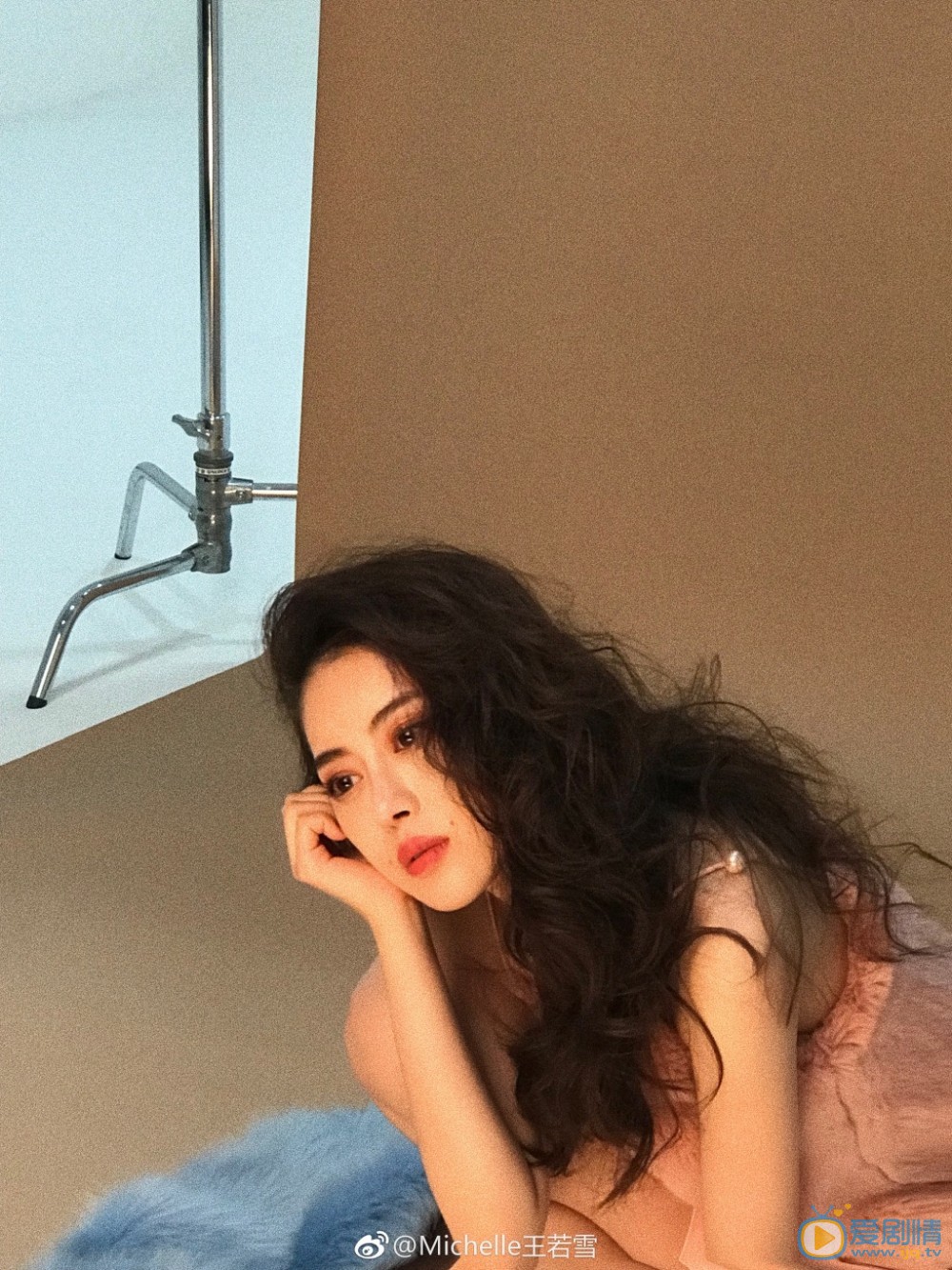 無法擁抱的你李藍汐是誰演的?李藍汐扮演者王若雪個人資料及生活寫真照欣賞