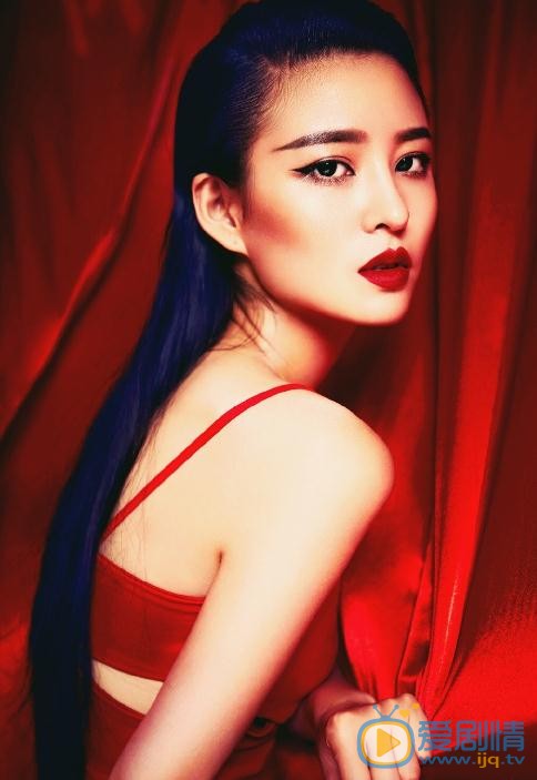 深海利劍黃小夏是誰扮演的？深海利劍黃小夏扮演者王佳宇個人資料、寫真及生活照欣賞