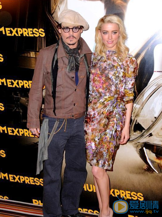 艾梅柏·希爾德 情感經歷 艾梅柏·希爾德與約翰尼·德普合照圖片