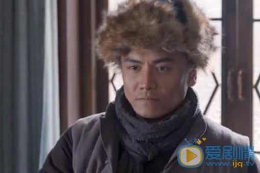 老酒館馬旅長是由誰飾演的？他的結局怎么樣？