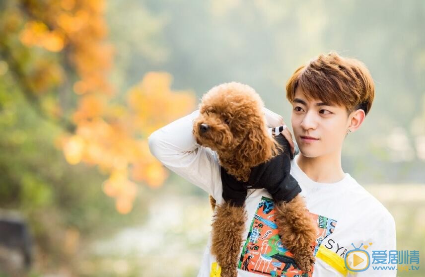 姜彭寫真 姜彭個人經歷及家庭背景