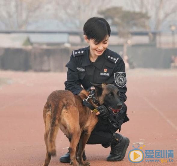 警花與警犬之再上征程狄亦男是誰扮演的？狄亦男扮演者董玥個人資料、寫真及生活照欣賞