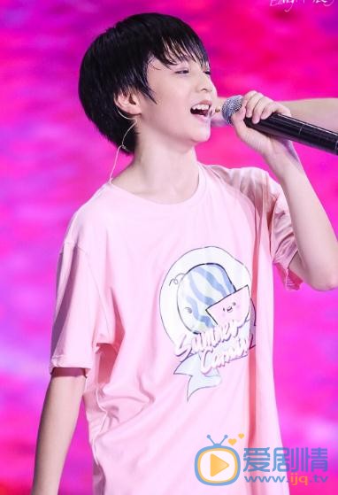 劉耀文個資料劉耀文個人寫真