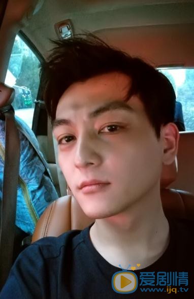 柒個我白向榮是誰演的？柒個我白向榮扮演者張曉謙個人資料、寫真及生活照欣賞