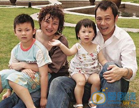 張兆輝個人資料簡介 張兆輝和老婆郭碧妍結婚照